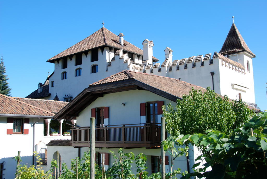 Apartments Schloss Paschbach Appiano Sulla Strada Del Vino Room photo